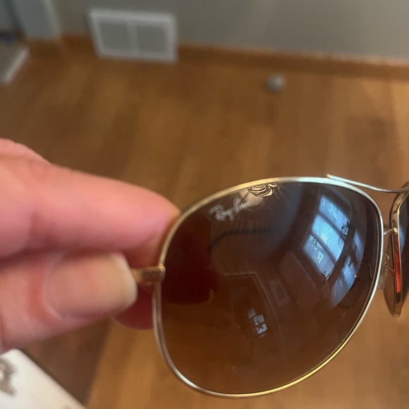 Ray-Ban Gold Frame Aviators - Picture 4 of 4